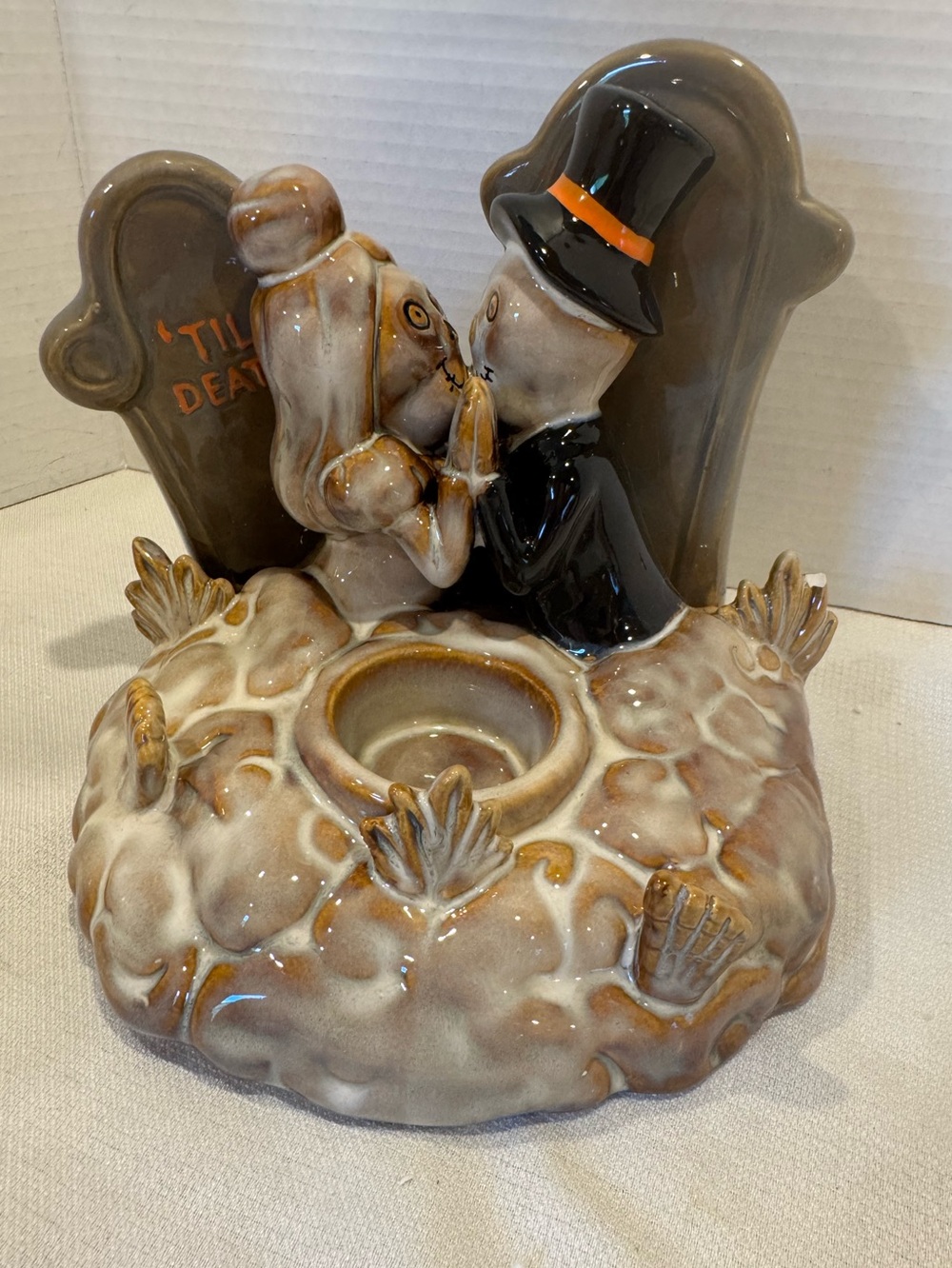 Yankee Candle Boney Bunch 'Til Death Do Us Part' Tealight Holder RETIRED 1650292